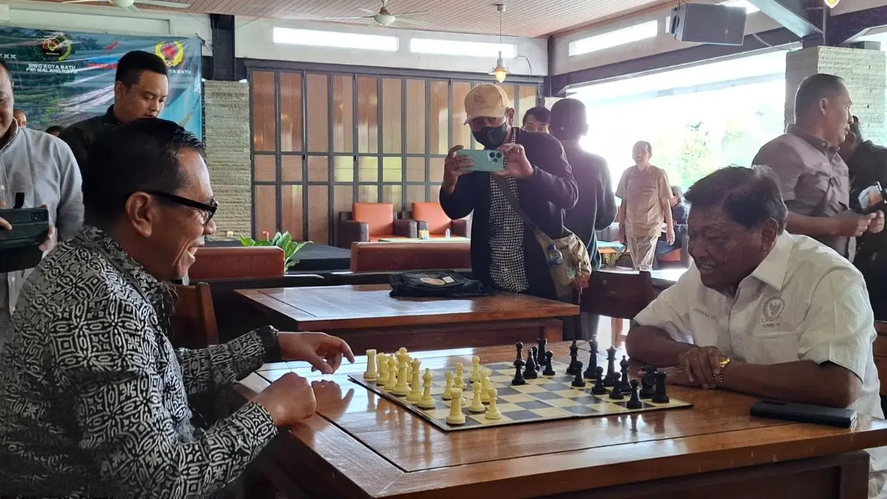 Wali Kota Batu Buka Turnamen Catur Wartawan dan Instansi, Tekankan Sportivitas serta Kolaborasi