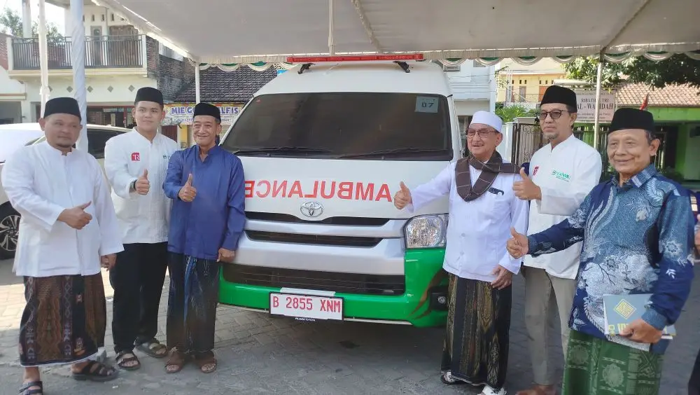 YANMU Wakafkan Dua Ambulans dan 3.000 Al-Qur'an untuk Muktamar NU ke-35