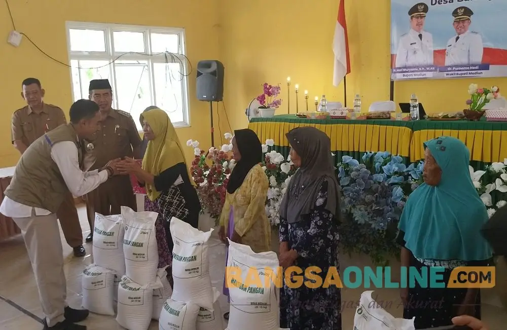 Bulog Salurkan Banpag Beras untuk 107.231 KPM di Kabupaten Madiun