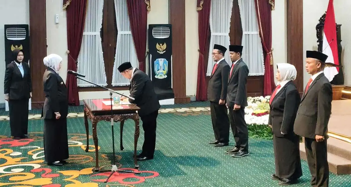 Gubernur Khofifah Lantik Gus Ghofirin Jadi Ketua Baznas Jatim 2026-2031