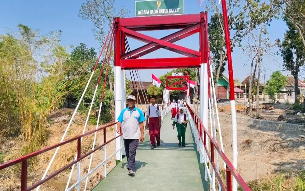 Permudah Akses, Jembatan Garuda Merah Putih di Desa Cantel Ngawi Siap Dimanfaatkan