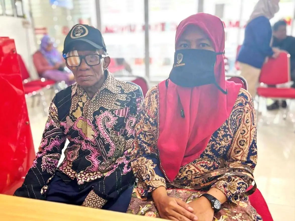 Dua Kali Operasi Katarak, Arba’i Kembali Melihat Jelas Berkat JKN