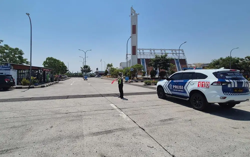 Sambut Rombongan Overland Lintas Negara, Satlantas Polres Ngawi Siagakan Personel di Rest Area 575A