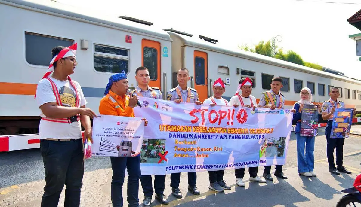 KAI Daop 7 Madiun Gelar Sosialisasi Keselamatan di JPL 138