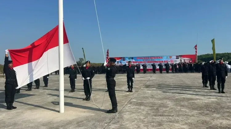 HUT ke-81 RI di Arosbaya Bangkalan, Ratusan Peserta Ikuti Upacara di Lapangan Desa Lajing