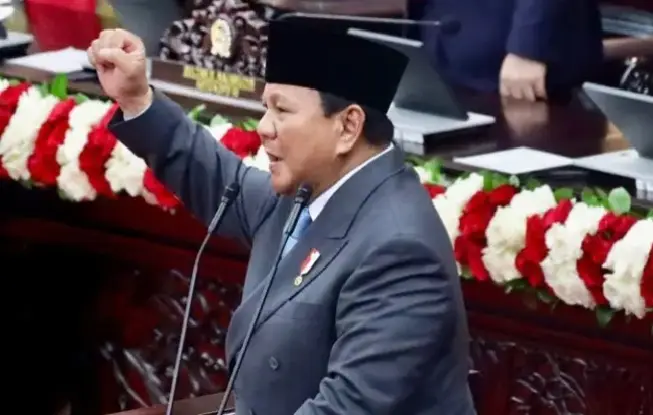Prabowo Mau Cetak Ulang Buku Sekolah, Ekonom UI Punya Saran ini Agar Hemat APBN