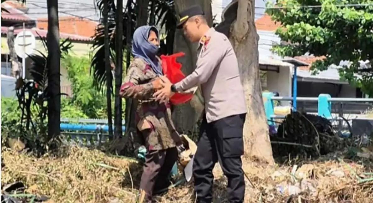 Polsek Gubeng Gelar Program Jupe untuk Warga Kurang Mampu