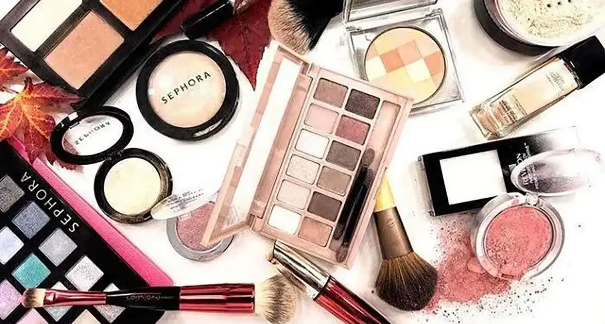 Teknik Tepat Gunakan Aplikator Makeup untuk Hasil Flawless