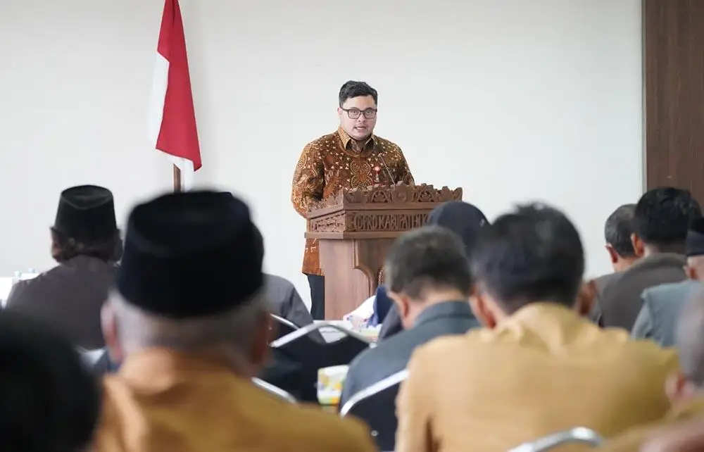 Sidang Paripurna, Dhito Ajak Seluruh Anggota DPRD Kediri Doakan Korban Gempa NTT dan Sumatra