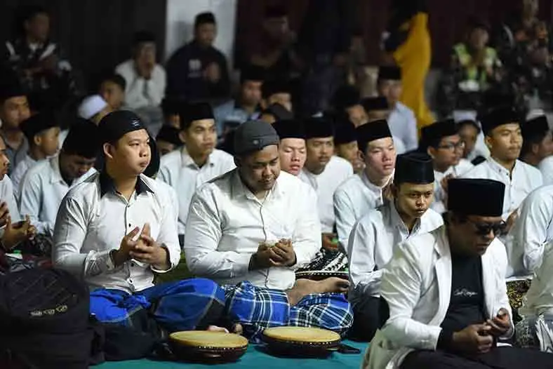 Hadir di Haul ke-2 Gus Lik, Gus Qowim Ajak Jemaah Doakan Kota Kediri Aman dan Rukun