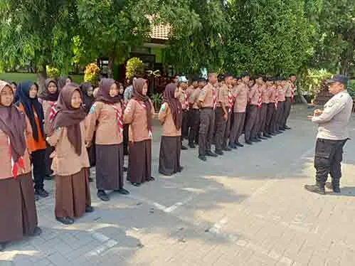 Polres Mojokerto Kota Beri Penyuluhan Bahaya Narkoba dan Kenakalan Remaja di SMAN 1 Gedeg