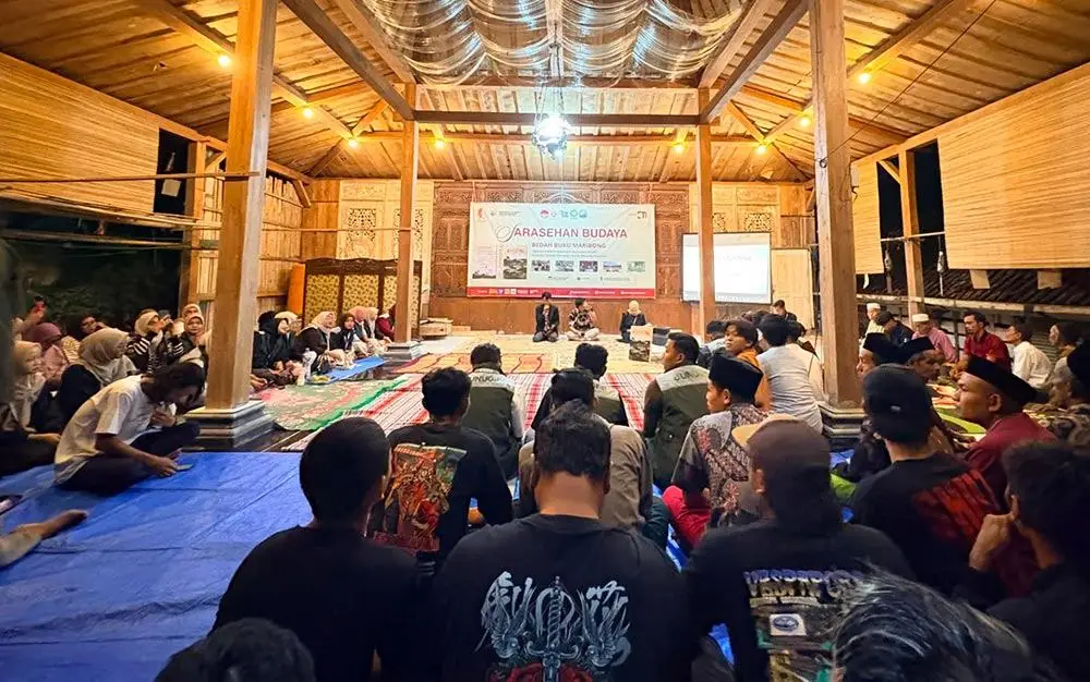 Gandeng Bojonegoro History, Mahasiswa KKN Unugiri Uji Publik Draf Buku Prasasti Maribong