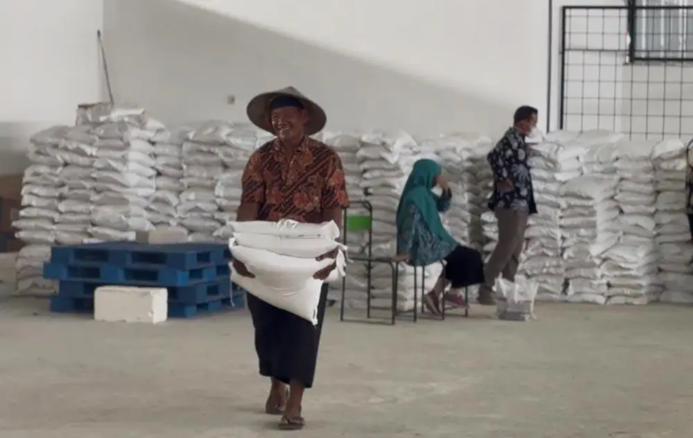 Bulog Bojonegoro Salurkan 19.200 Ton Beras Bapang Tahap II