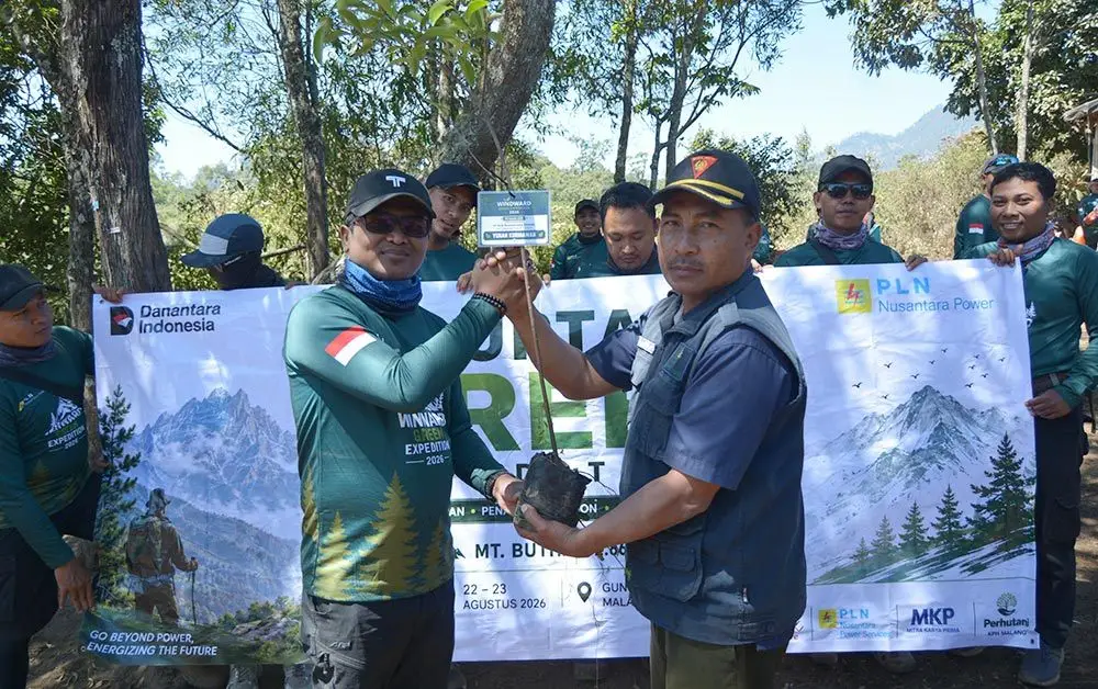 Tekan Dampak Krisis Iklim, PLN NP UP Tanjung Awar-Awar Hijaukan Gunung Buthak Tanam 100 Bibit Pohon
