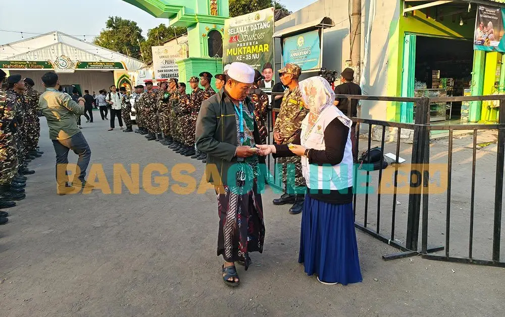 Peduli Kesehatan Muktamirin, Baznas Bagikan 3.200 Paket Obat-obatan dan Minyak Angin