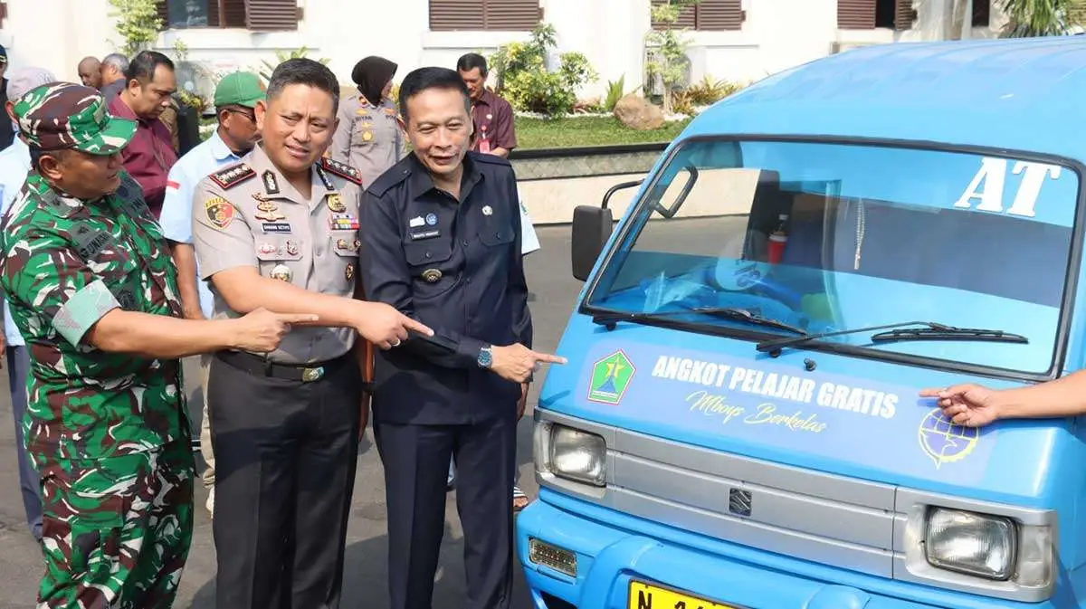73 Angkot Gratis Mulai Beroperasi untuk Pelajar di Malang