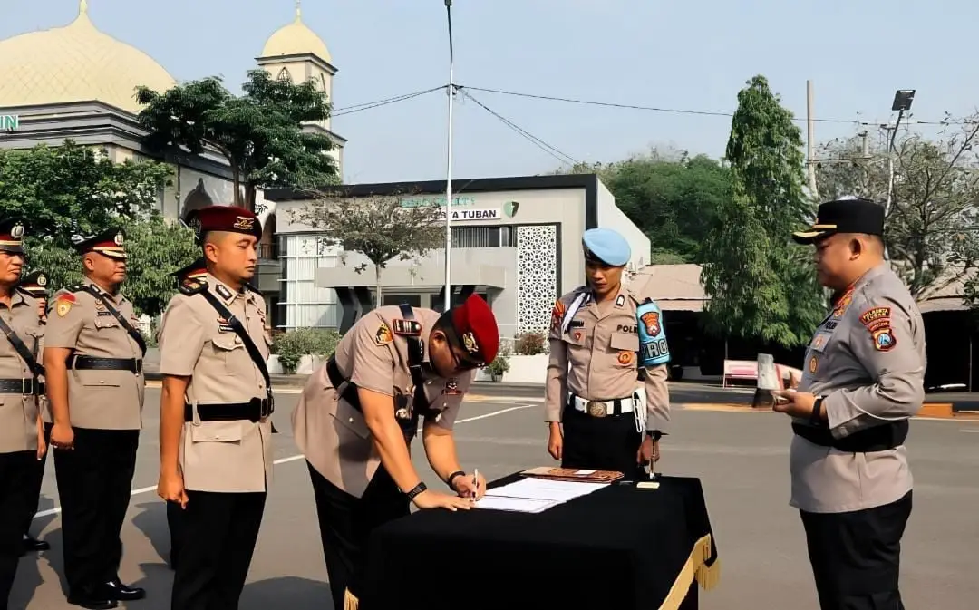 Sertijab pejabat jajaran Polresta Tuban yang dipimpin oleh Kapolresta Tuban Kombes Pol Jazuli Dani