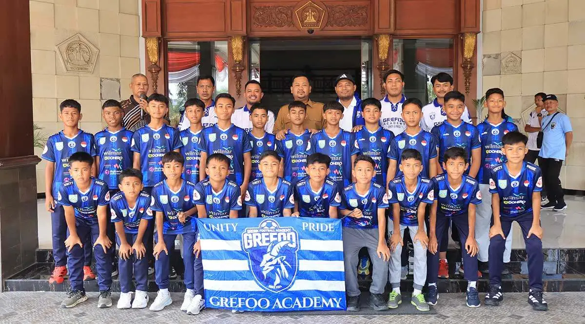 Bupati Gresik Lepas Tim U-13 dan U-15 ke Piala Soeratin 2026