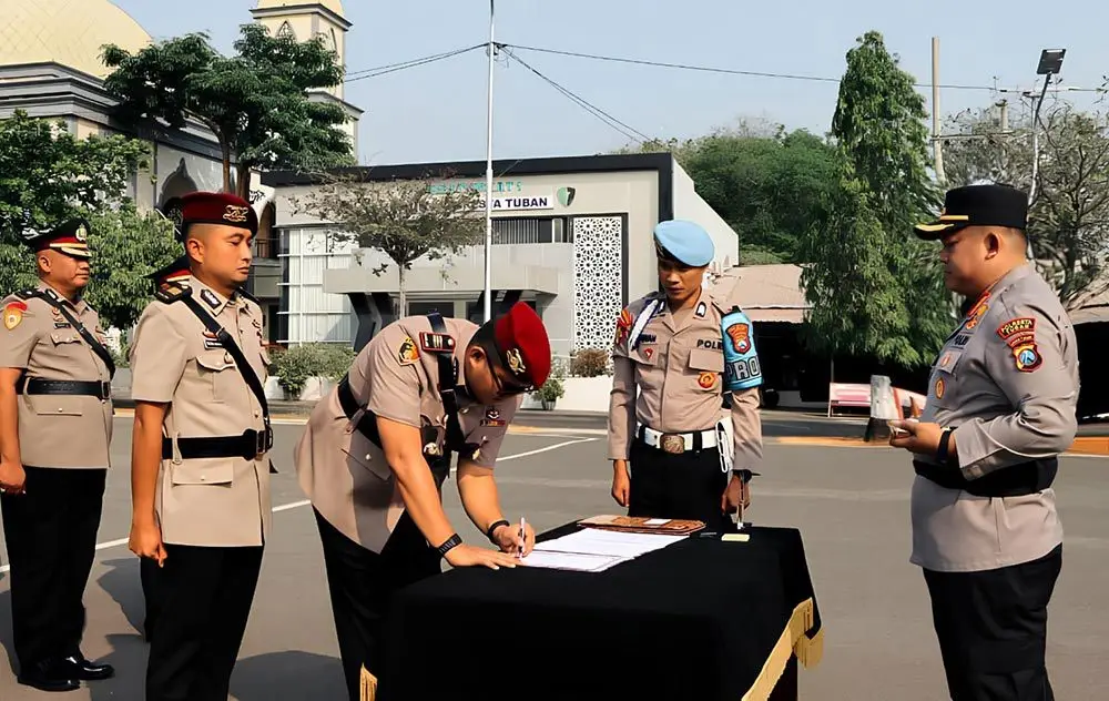 Kenaikan Tipologi Polresta Tuban Diikuti Mutasi Massal, Kapolresta Minta Pelayanan Makin Optimal