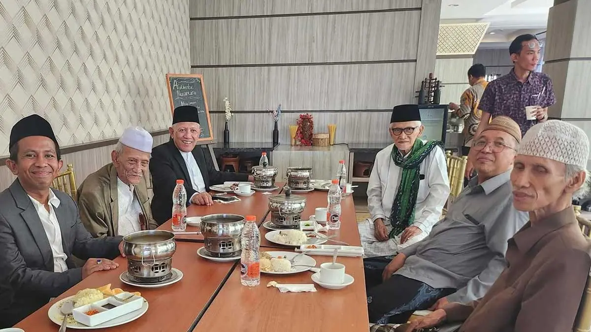 Gus Shohib ketika bersama jajaran pimpinan PBNU.