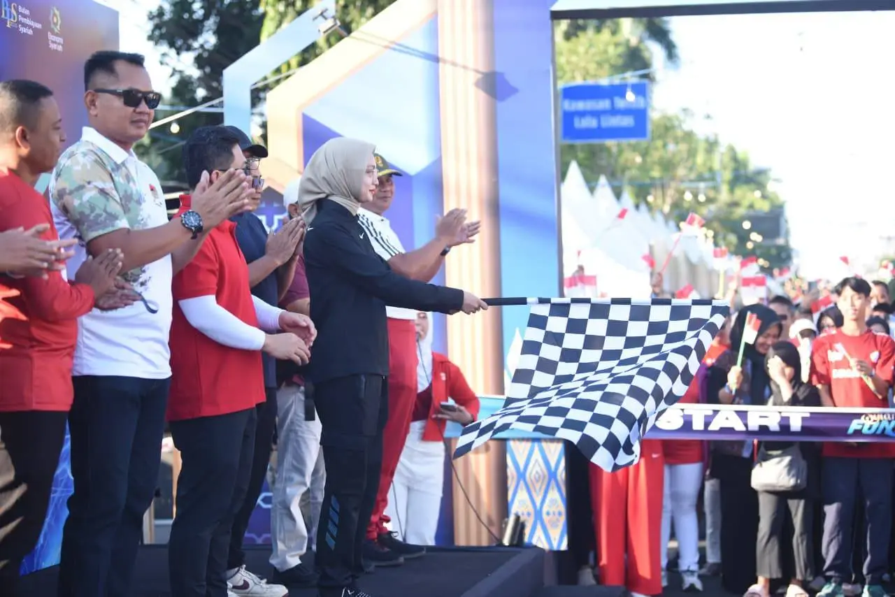 Wali Kota Kediri Berangkatkan Family Walk Fun SYIAR 2026 Ajak Warga Sehat Bareng Keluarga