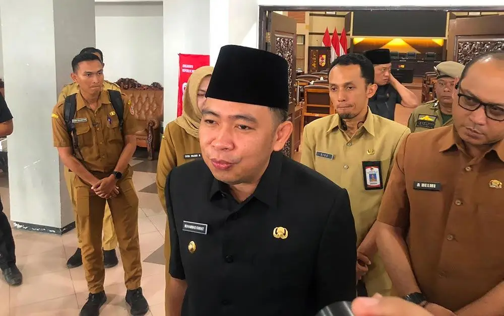 Antisipasi Kelumpuhan Aktivitas akibat Antrean SPBU, Pemkab Jember Buka Peluang Opsi Sekolah Daring