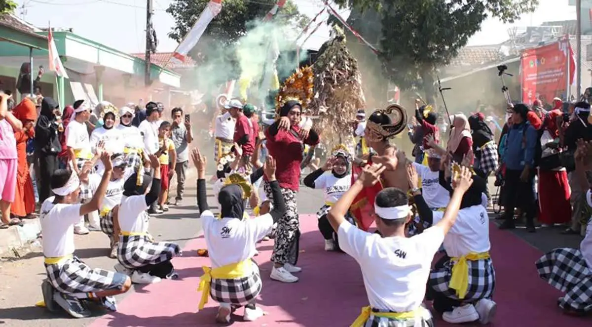 Semarak Karnaval Budaya Nusantara Warnai HUT ke-81 RI di Kota Pasuruan