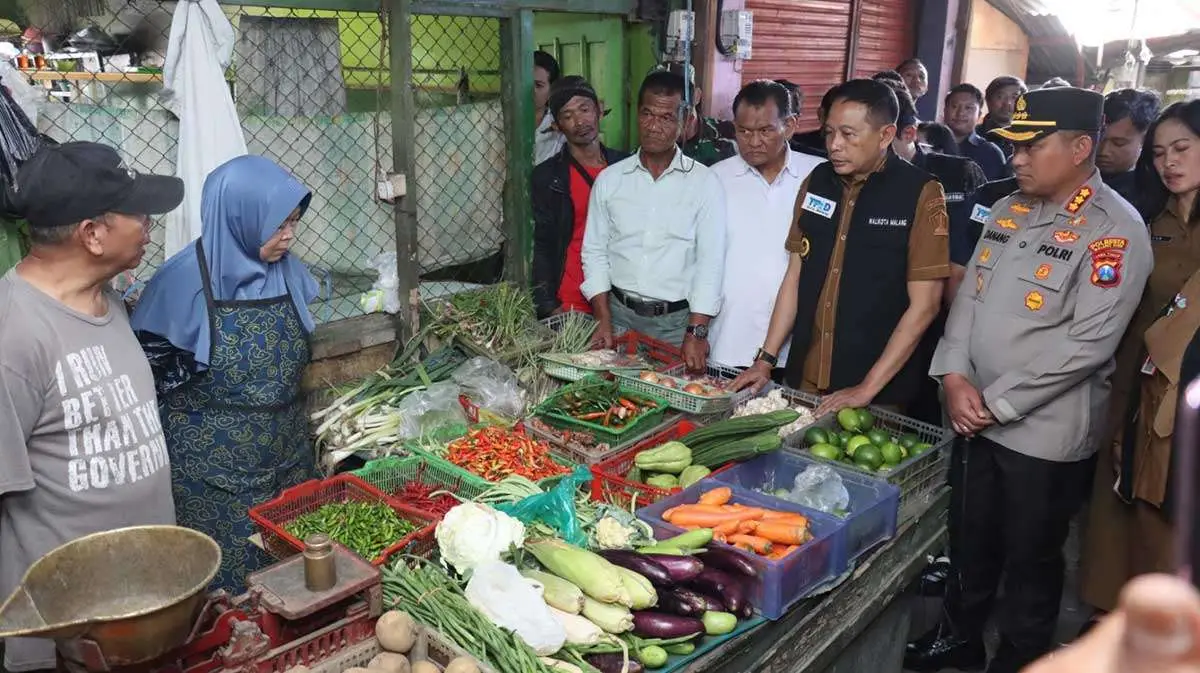 Pastikan Harga Terkendali, Wali Kota Malang Sidak Pasar dan SPBU