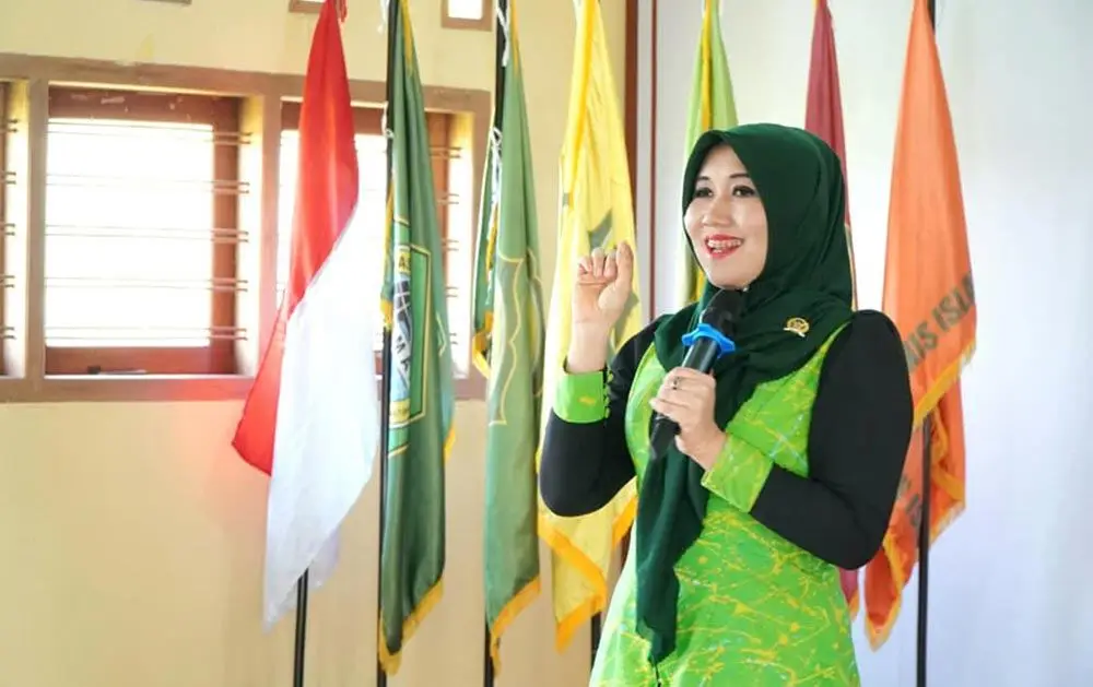 Hadiri PBAK Universitas Al Hikmah Tuban, Ning Lia: Jadilah Pribadi Berperan, Jangan Baperan