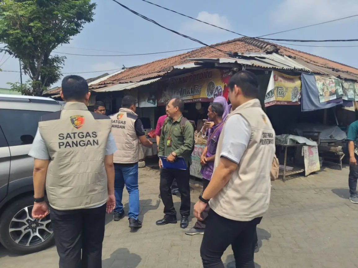 Bapanas dan Satgas Pangan Sidak Pasar Setono Betek Kota Kediri, Stok Beras Dipastikan Aman