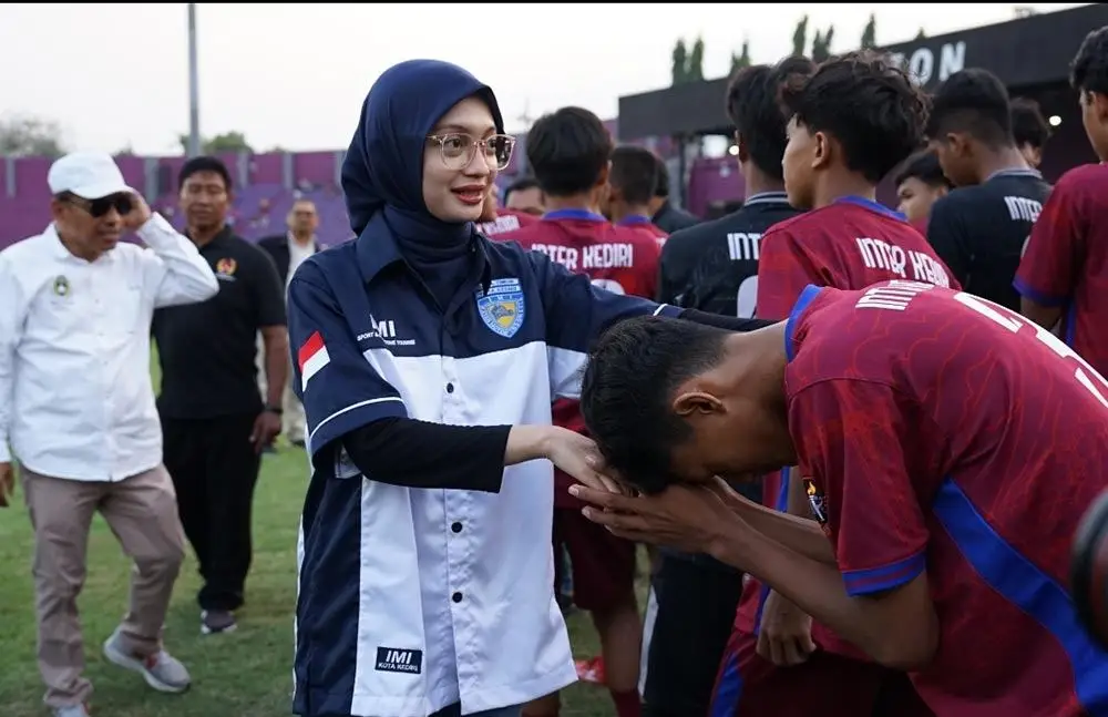 Nonton Langsung Final Soeratin U-17, Wali Kota Kediri Apresiasi Perjuangan para Atlet Muda