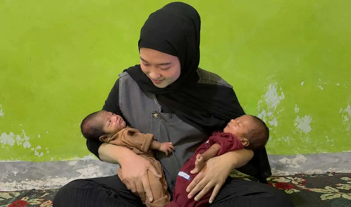 Peserta JKN dari Mojokerto ini Terbantu Perawatan Bayi Kembar Prematur di NICU