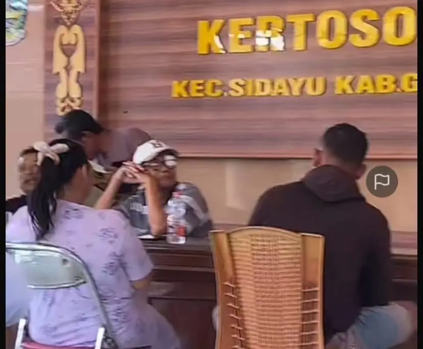 Pasangan diduga selingkuh di Sidayu Gresik saat diamankan