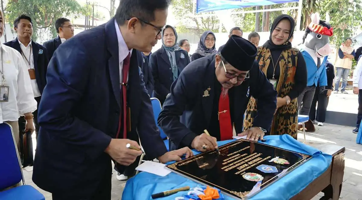 Diluncurkan Bersamaan dengan PKKMB, Unirow Mart Jadi Sarana Praktik dan Wirausaha Mahasiswa