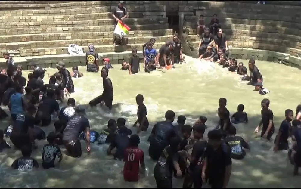 Rawat Sumber Air dan Warisan Budaya, Warga Ngawi Kembali Gelar Keduk Beji di Taman Wisata Tawun
