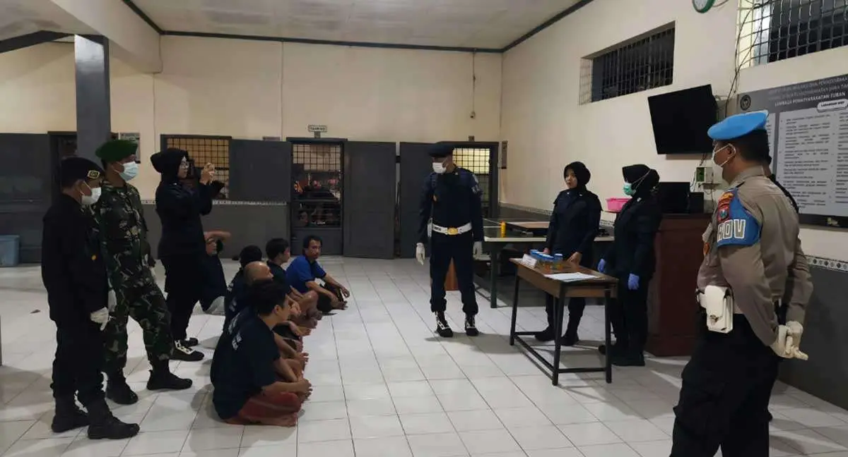 Lapas Tuban Gelar Razia Gabungan dan Tes Urine Warga Binaan