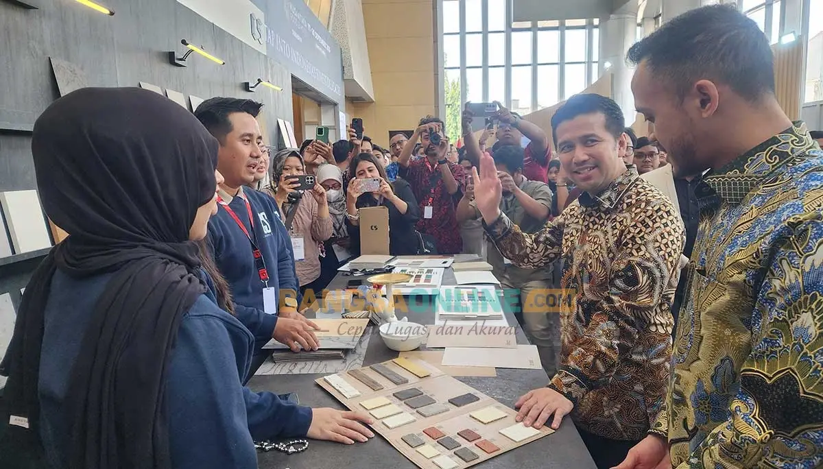 Wagub Jatim saat menghadiri Opening Ceremony IndoBuild Tech Surabaya 2026 dan Nusantara Food & Hotel Expo Surabaya 2026 Foto: DEVI FITRI AFRIYANTI/BANGSAONLINE