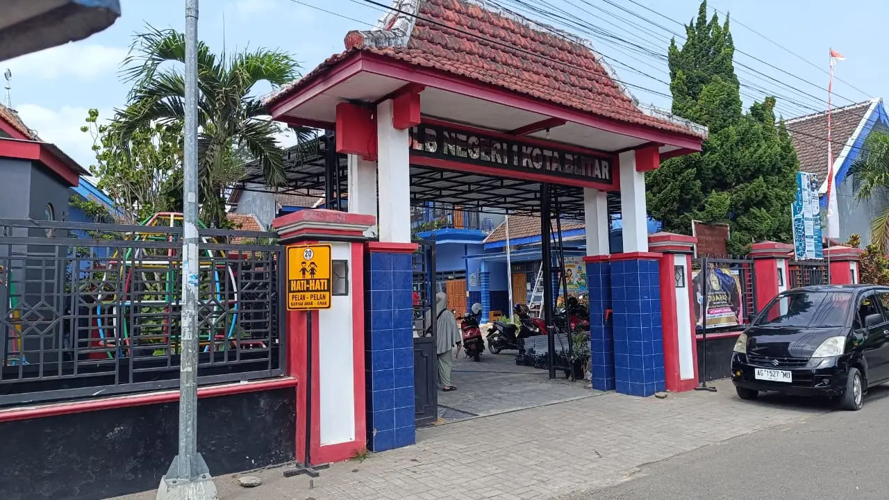 Tak Hanya SLB, Siswa SMP Kota Blitar Diduga Keracunan MBG, Dinkes Temukan Arsen pada Rolade Telur