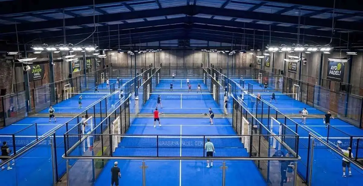 5 Tempat Main Padel di Surabaya