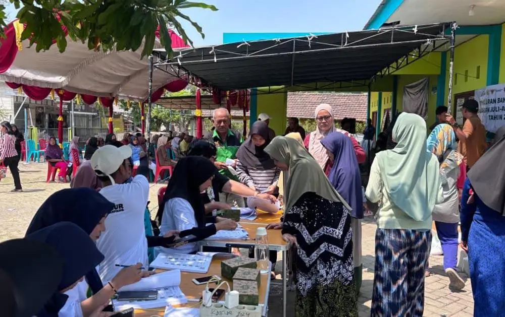 Penyaluran bapang oleh Bulog Bojonegoro untuk tahap Juli, Agustus, dan September.
