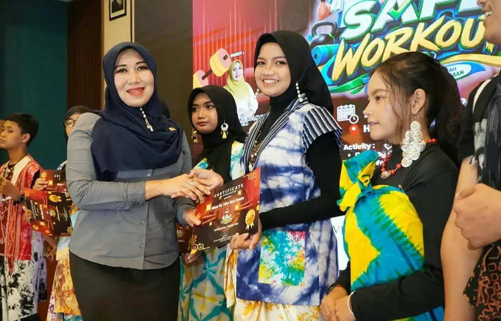 Bawa Aura Positif, Ning Lia Bikin Acara Safe Workout Makin Seru