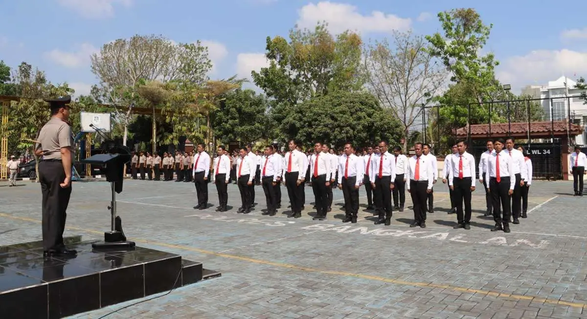 Polres Bangkalan Beri Penghargaan 32 Personel Berprestasi