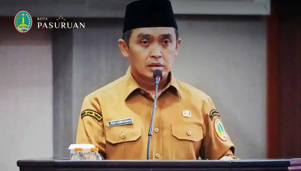 Wali Kota Pasuruan dalam rapat paripurna.