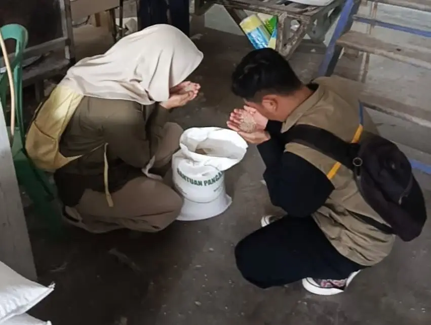 Beras Bantuan Warga Tuban Menguning, Bulog Bojonegoro Pastikan Tak Ada Pengoplosan