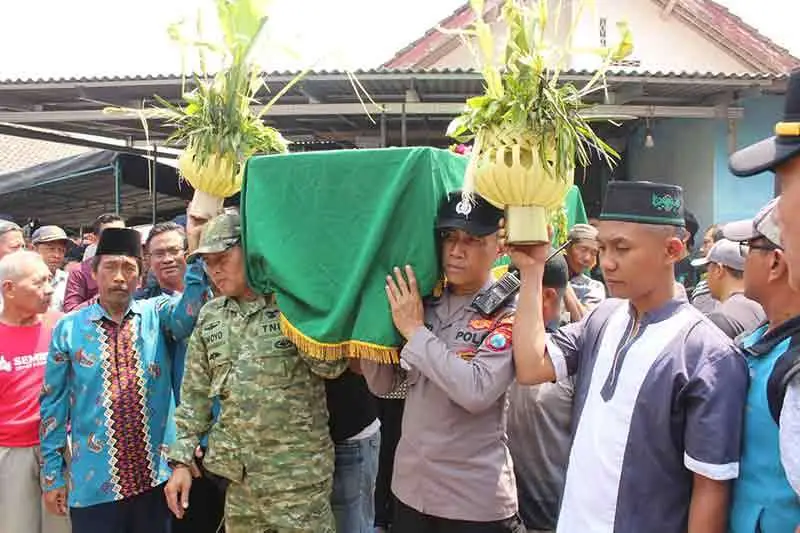 Jenazah Korban KMP Virgo 8 Asal Kediri Tiba di Rumah Duka, Keluarga Terima Santunan Rp70 Juta