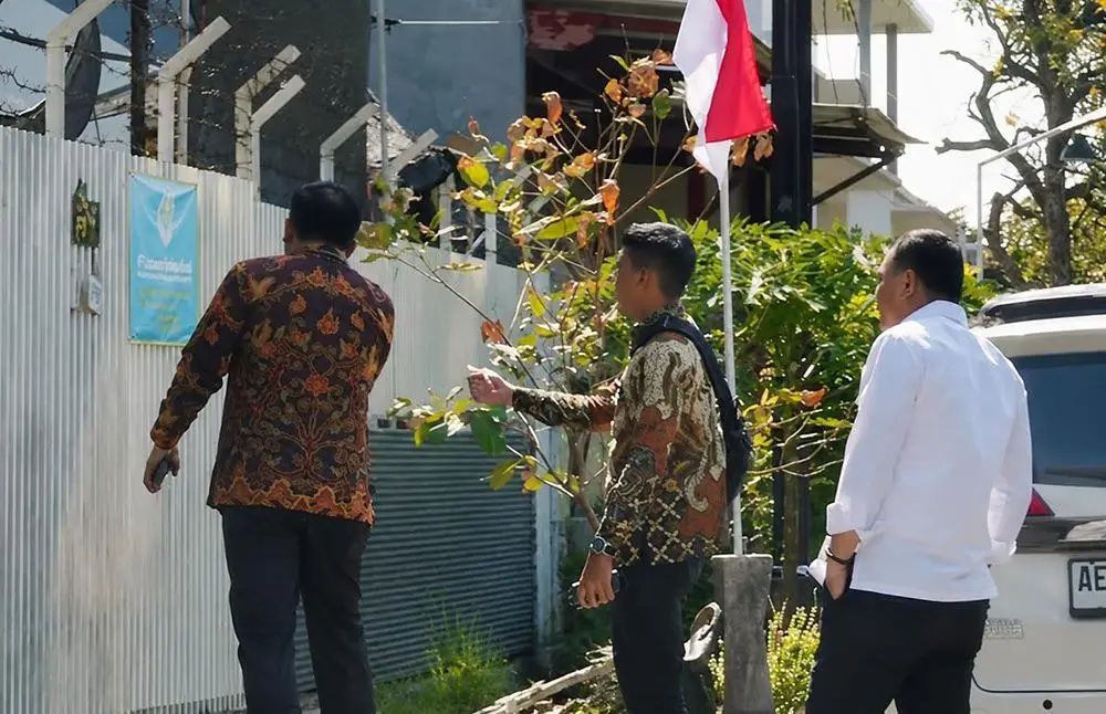 Wali Kota Surabaya Eri Cahyadi saat sidak perusahaan penyalur asisten rumah tangga (ART) di kawasan Gunung Anyar. Foto: Ist./Hms