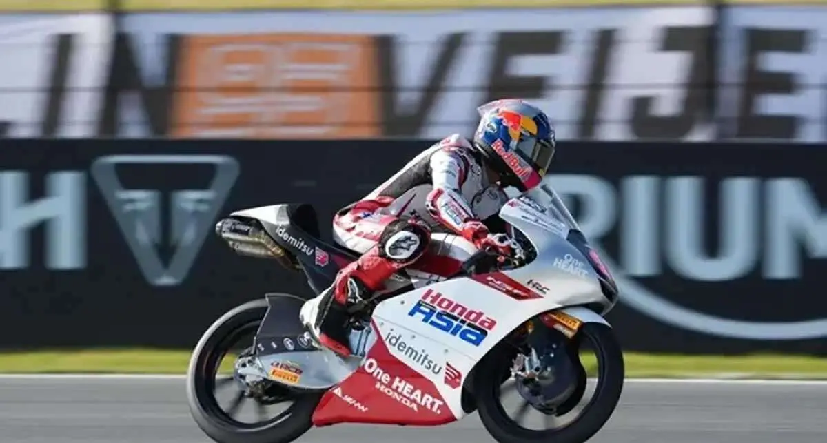 Veda Ega Pratama asaat memacu kendaraannya di Sirkuit Motegi, Jepang. Foto: Honda Team Asia