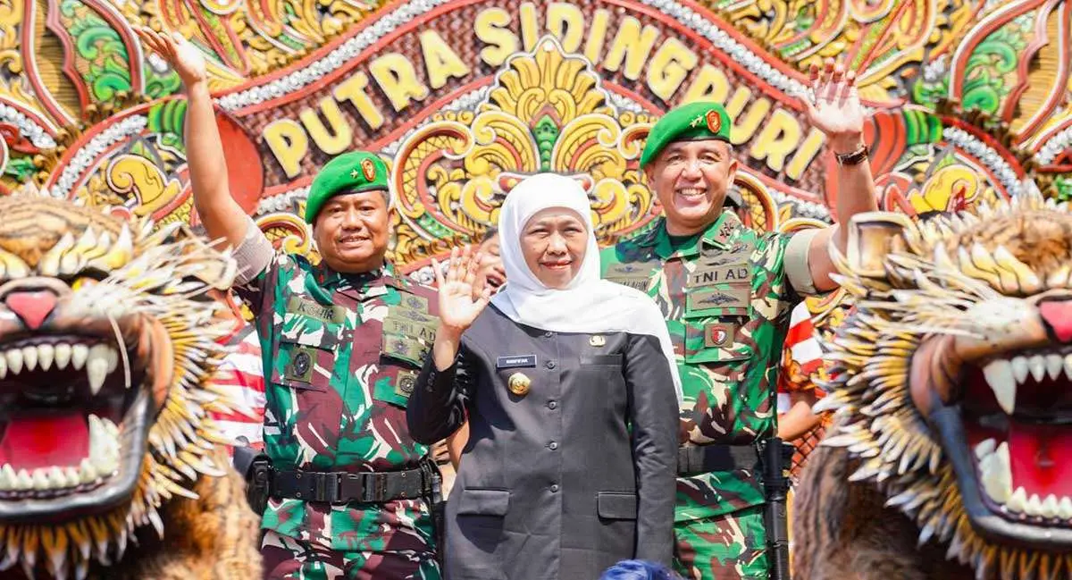 Gubernur Khofifah saat memperingati HUT ke-81 TNI.