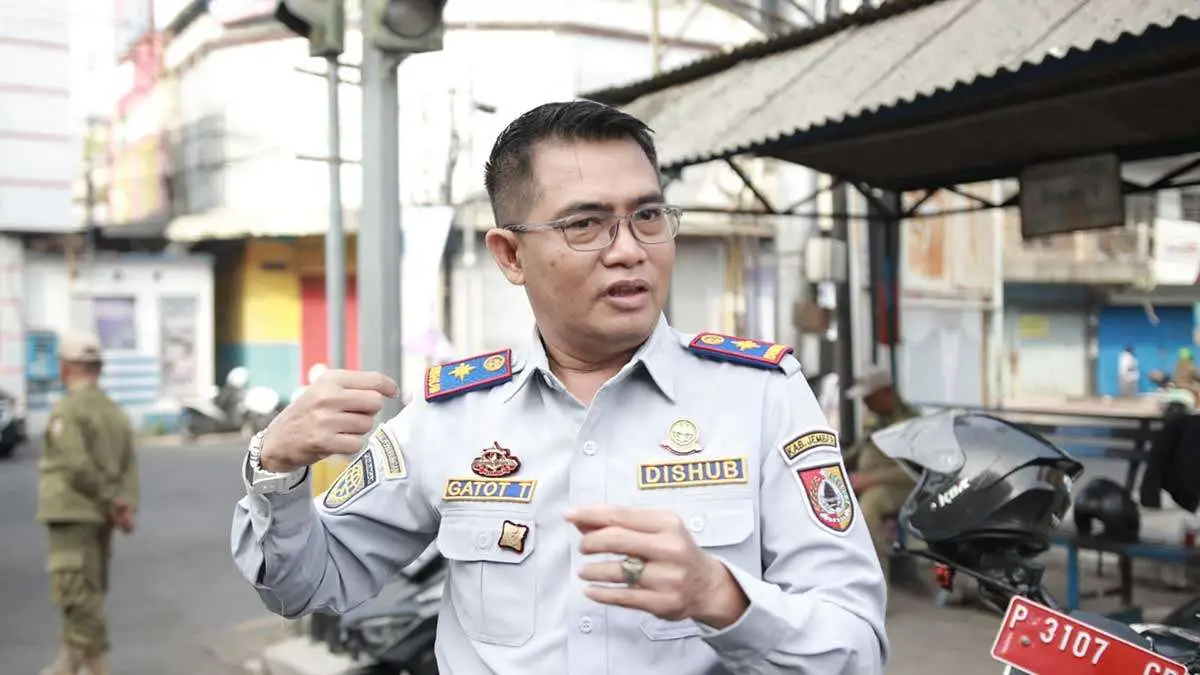 Kepala Dishub Jember, Gatot Triyono, ketika menjawab pertanyaan awak media.