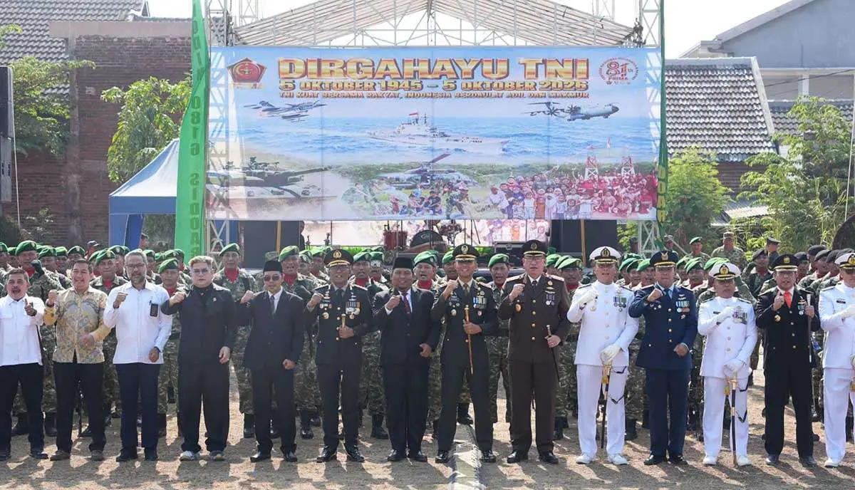 Peringatan HUT ke-81 TNI di Sidoarjo.